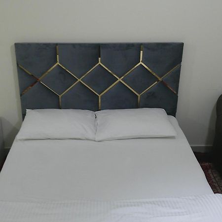 Ruby Star Hostel Dubai F2 ภายนอก รูปภาพ