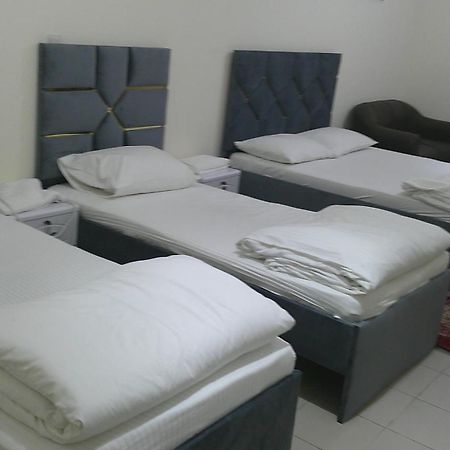 Ruby Star Hostel Dubai F2 ภายนอก รูปภาพ